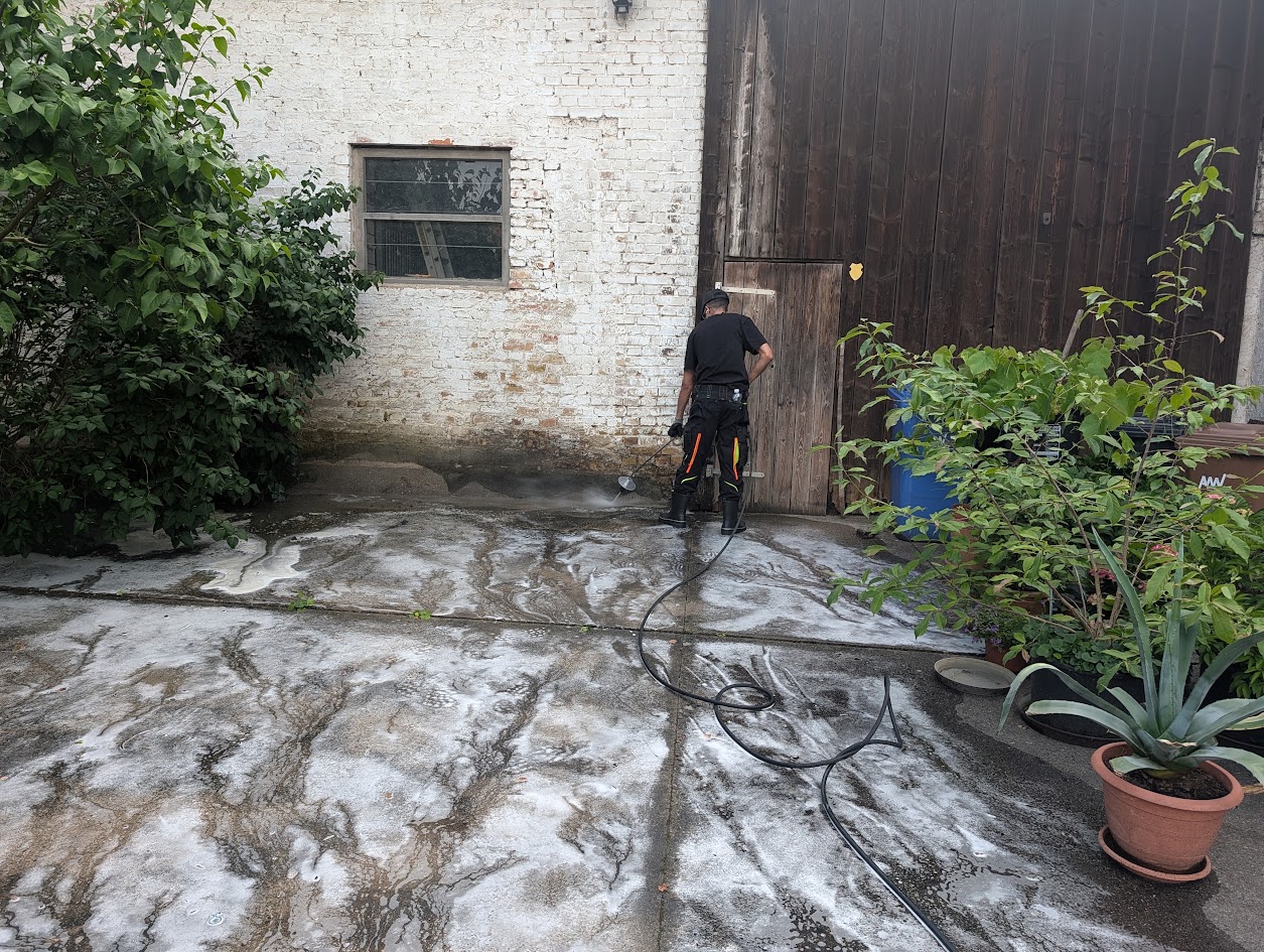 Professionell bearbeitete Steinfläche